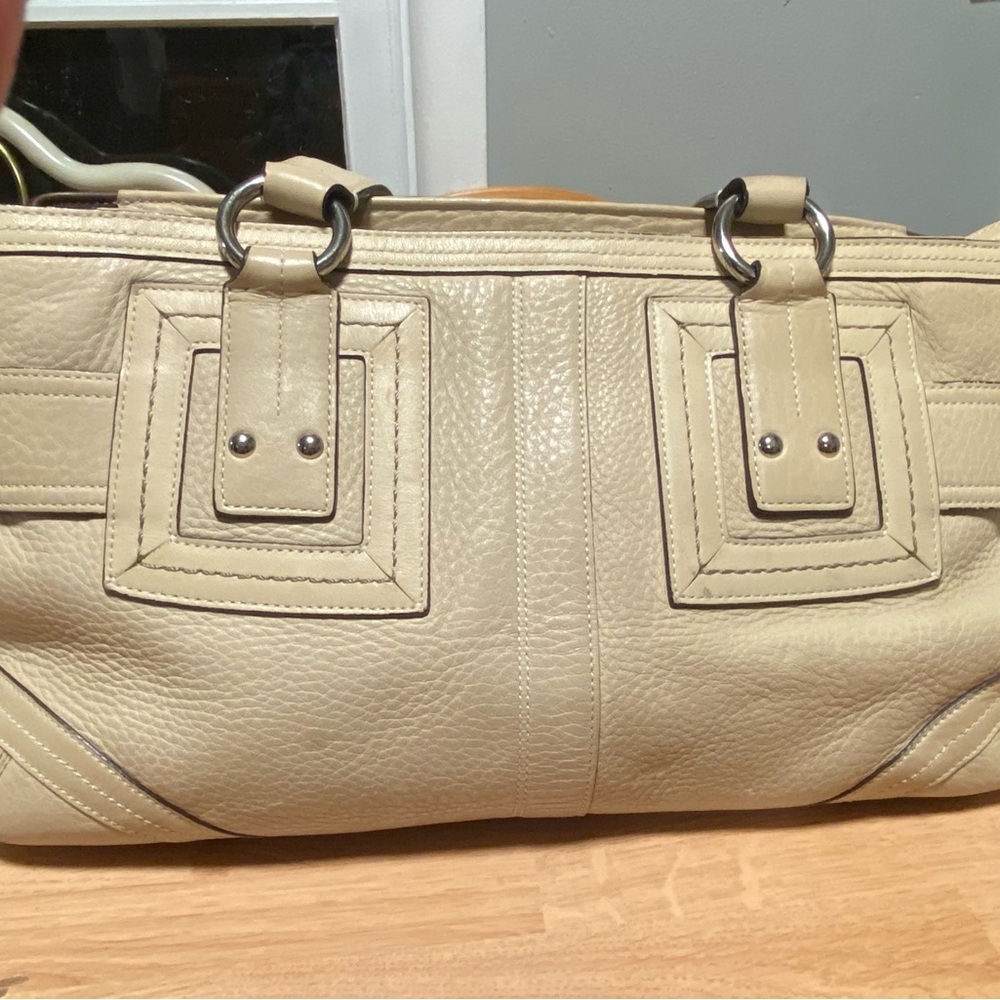 Coach Cream Leather Shoulder Bag - Picture 5 of 6